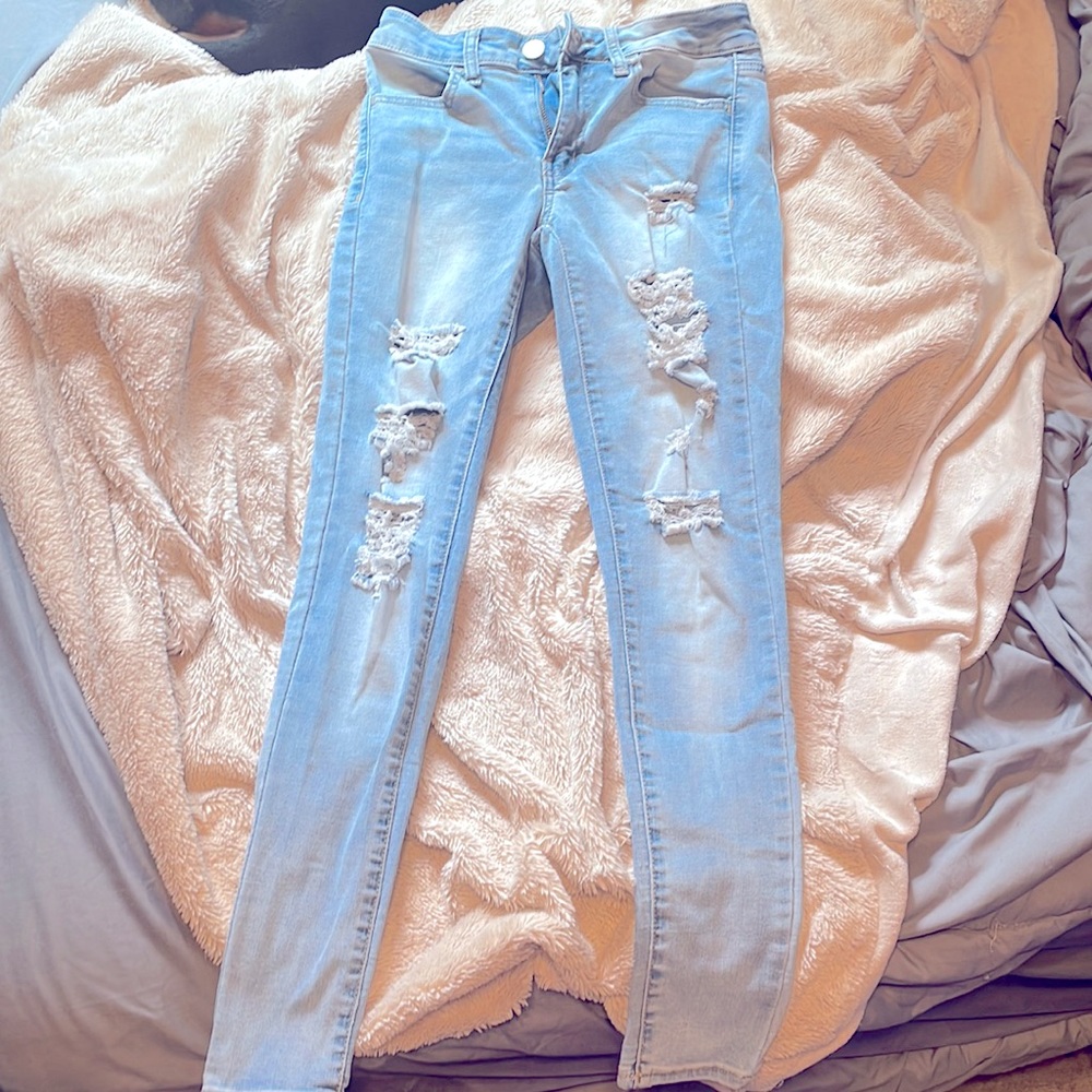 Light colored blue jeans, size: 5